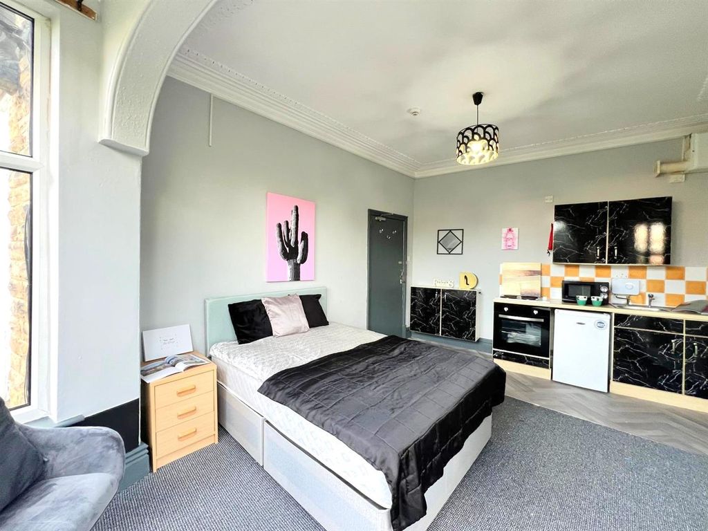 Property photo 3 of 6 0B56Bc83-Ddd9-4A17-B64B-93762398653c.Jpg