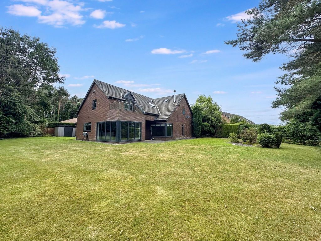 Property photo 2 of 37
