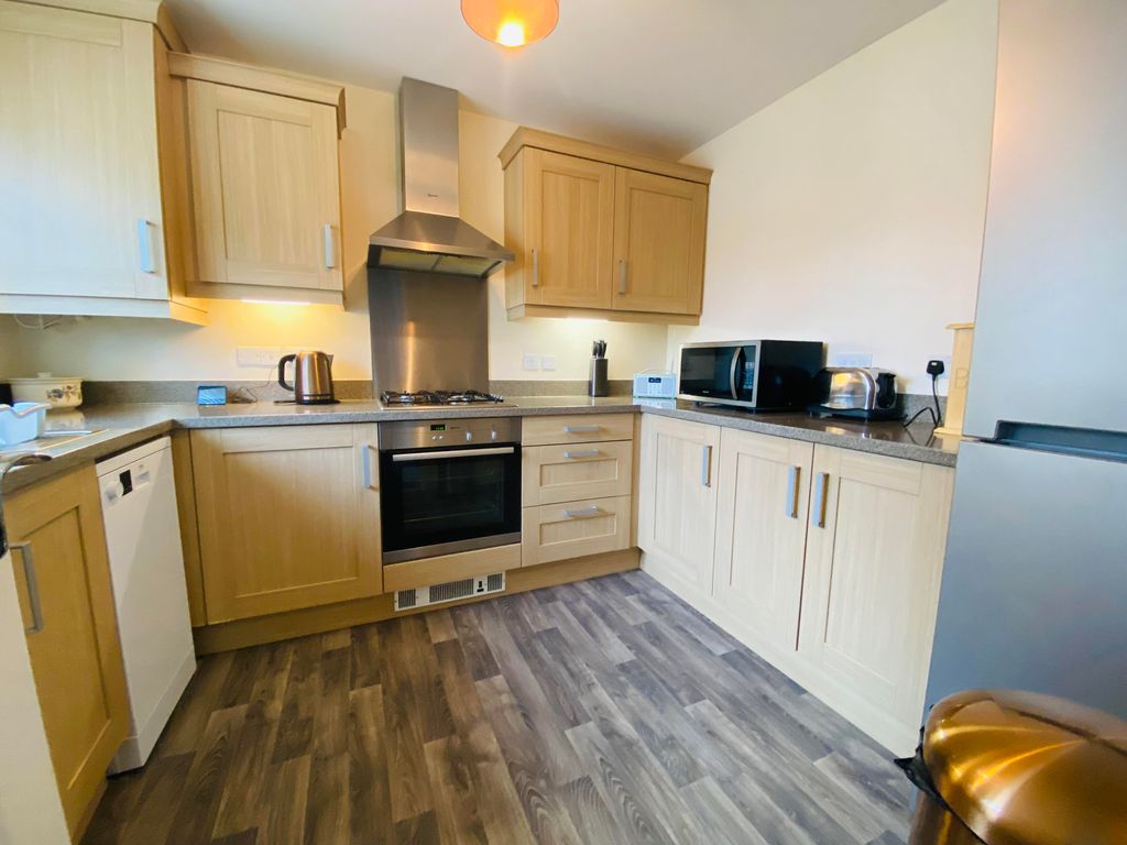 Property photo 2 of 9 Kitchen