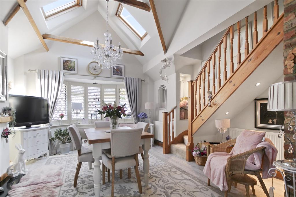 Property photo 2 of 45 Dining Room