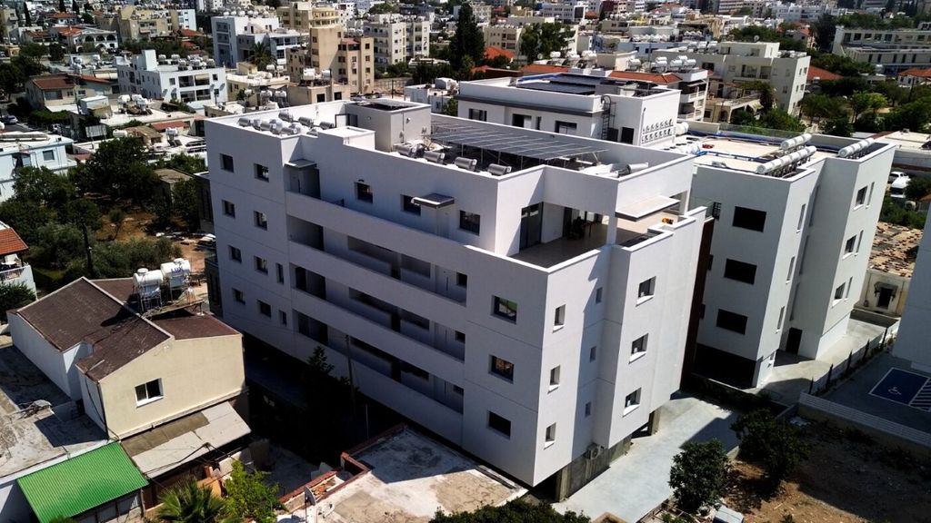 Property photo 2 of 26