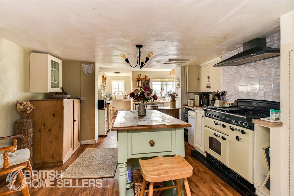 Property photo 2 of 28 Picture No. 28