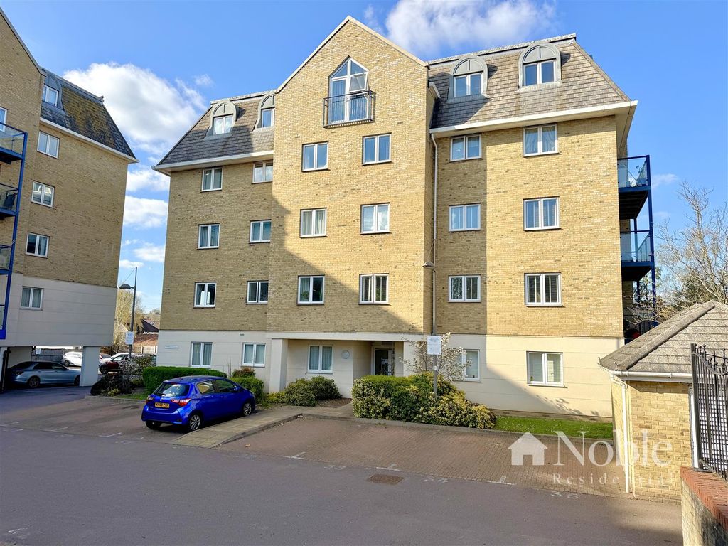 Property photo 1 of 15 External