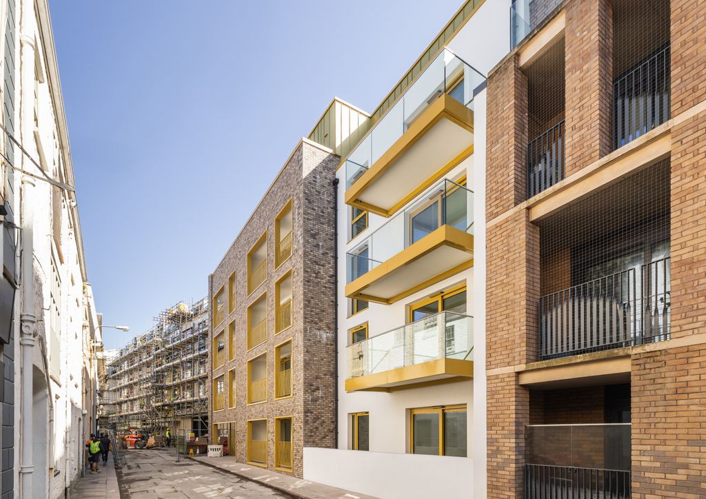 Property photo 1 of 20