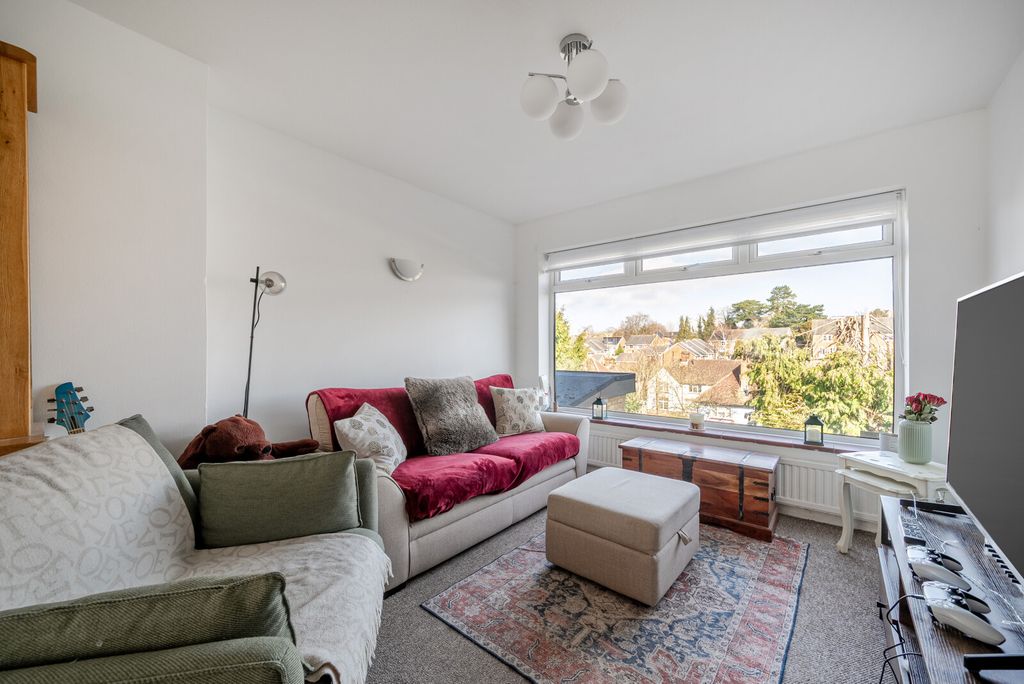 Property photo 2 of 13 1417337-16-699Eed...