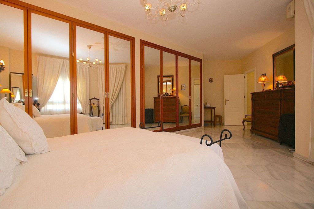 Property photo 1 of 5