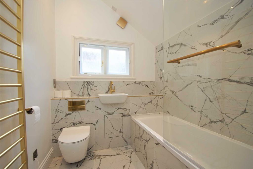 Property photo 2 of 11 Photo