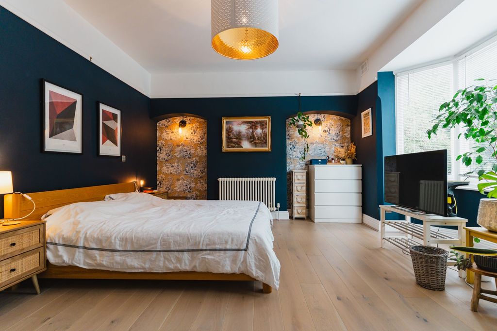 Property photo 1 of 44