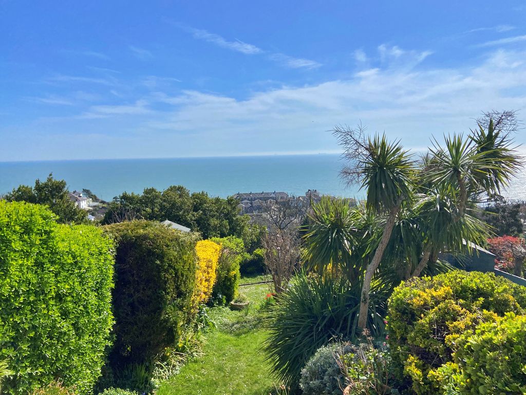 Property photo 2 of 21