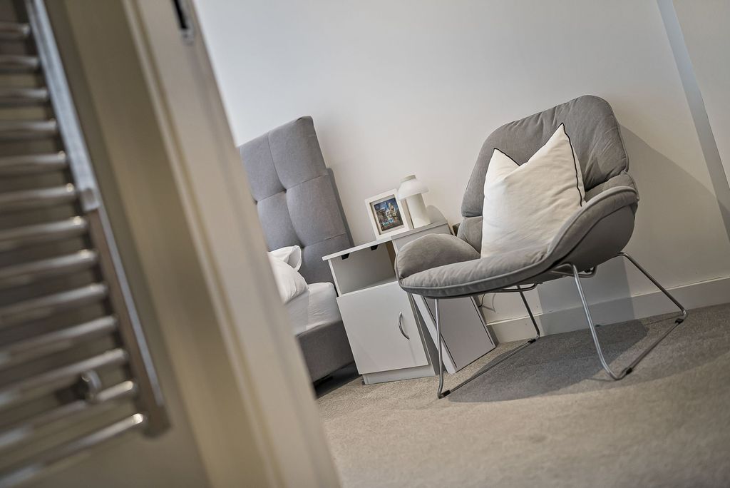 Property photo 2 of 37