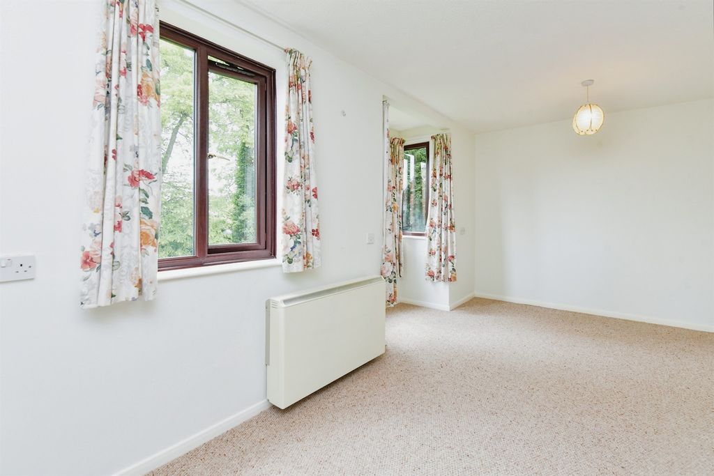 Property photo 3 of 11
