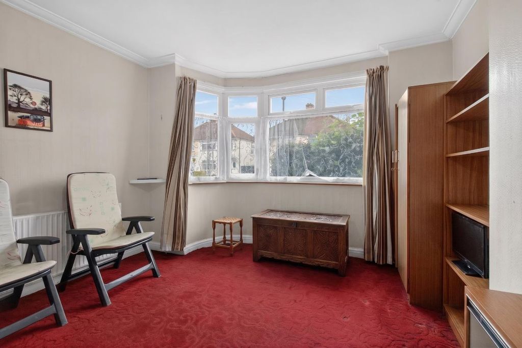 Property photo 3 of 13