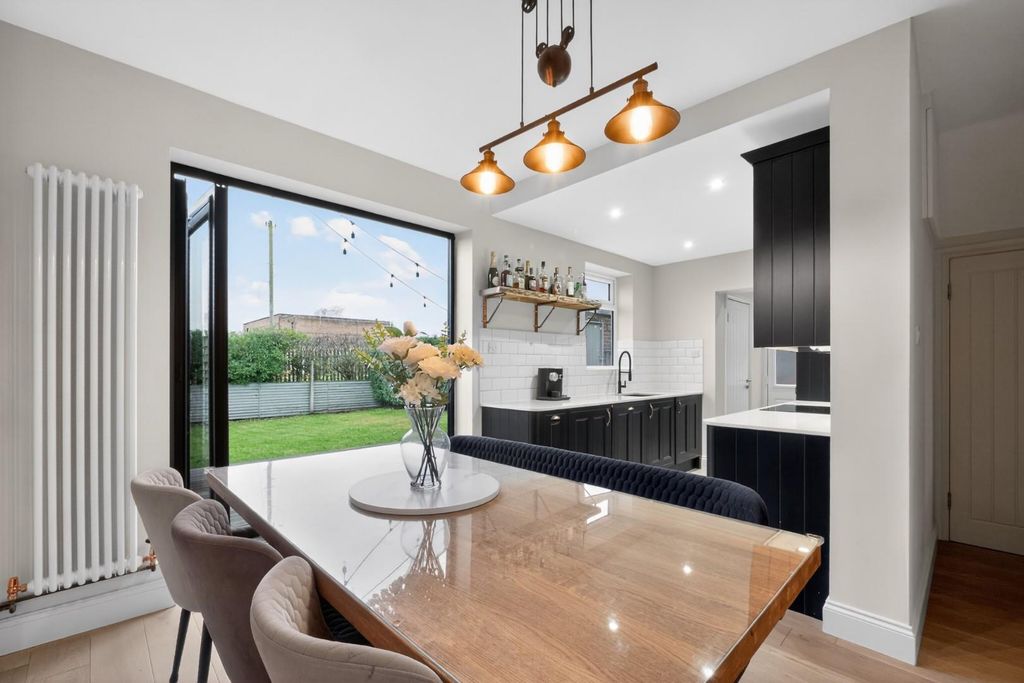 Property photo 3 of 20 Pnmb1060.Jpg