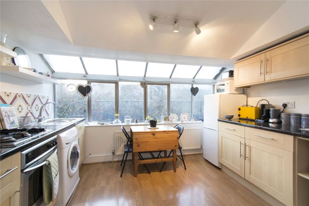 Property photo 3 of 6 Kitchen