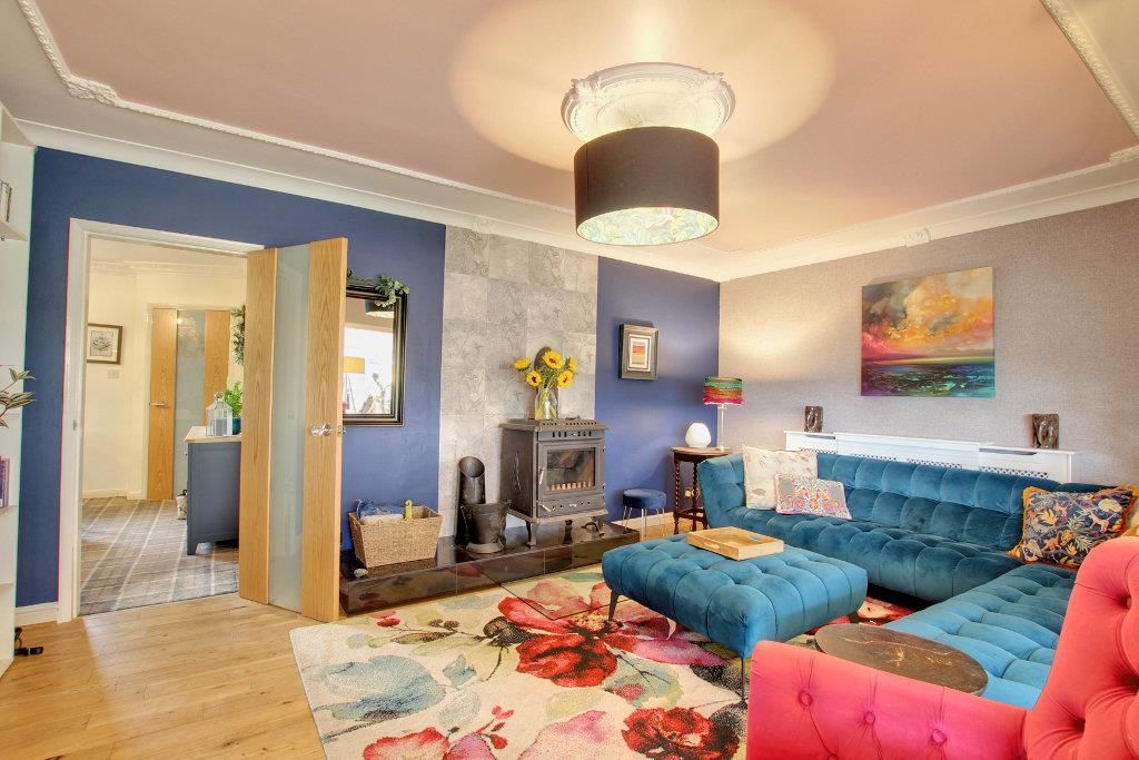 Property photo 2 of 24 Lounge