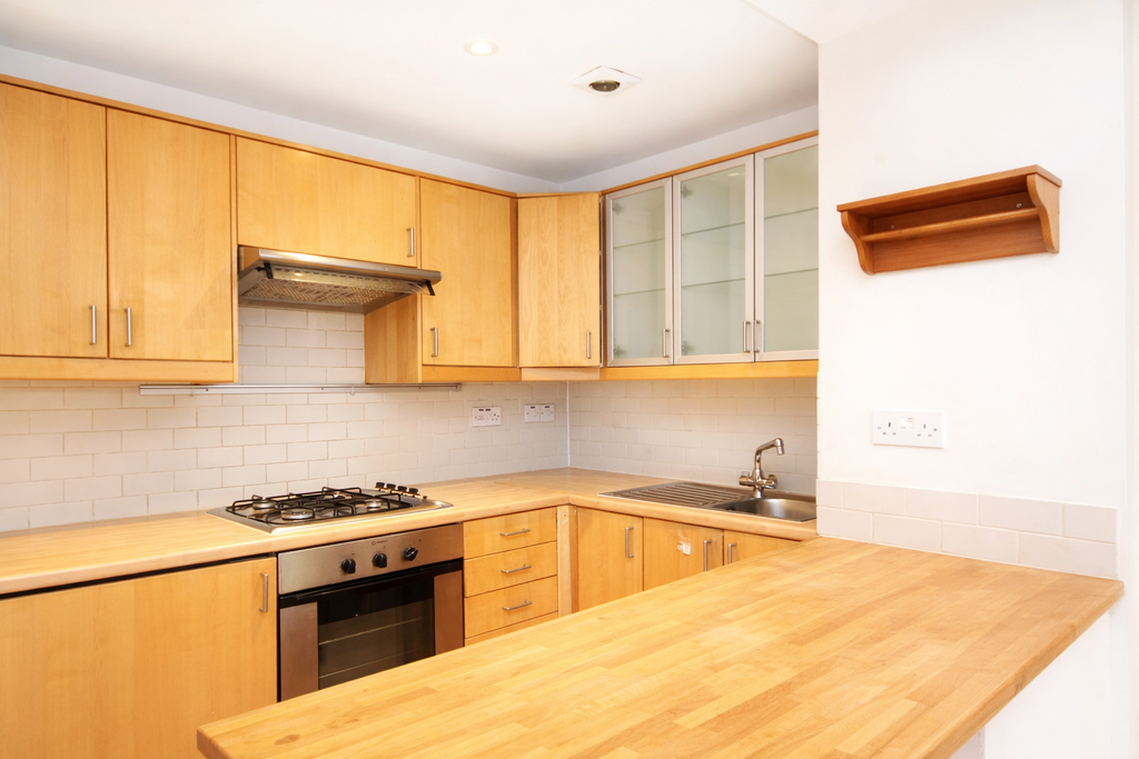 Property photo 3 of 8 Kitchen