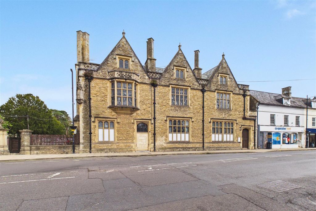 Property photo 1 of 54 Former Lloyds Bank, 1, High Street Melksham, Wilts