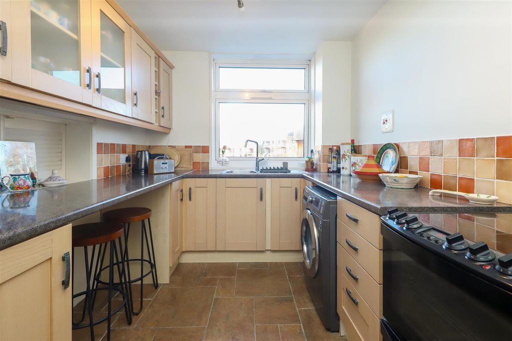 Property photo 3 of 12 Kitchen