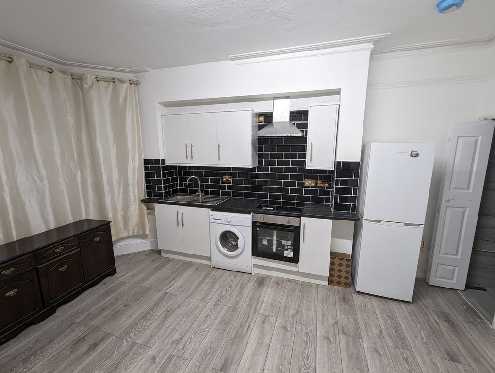 Property photo 2 of 3