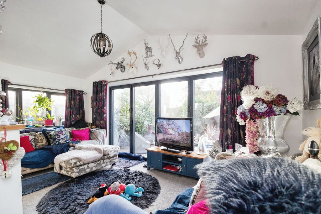 Property photo 3 of 17 Photography