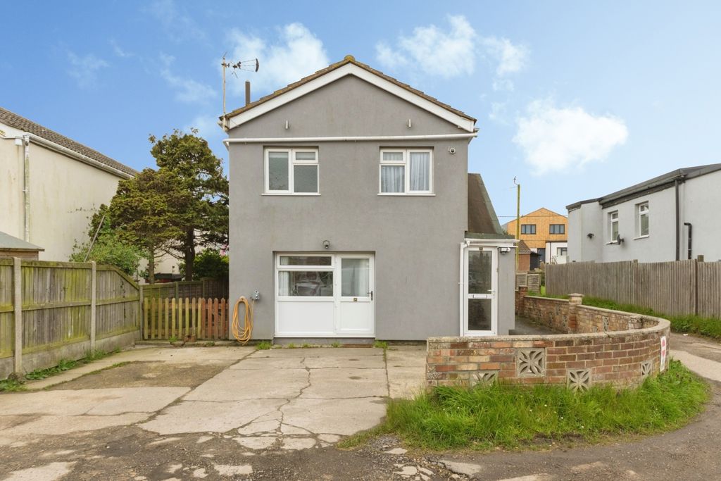 Property photo 3 of 14 Front