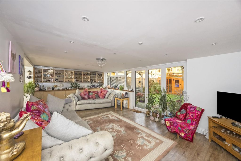 Property photo 3 of 16