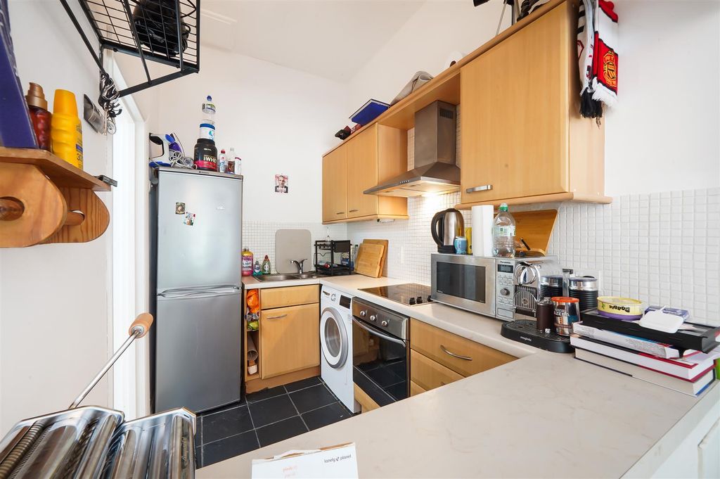 Property photo 3 of 14 Oxford Road