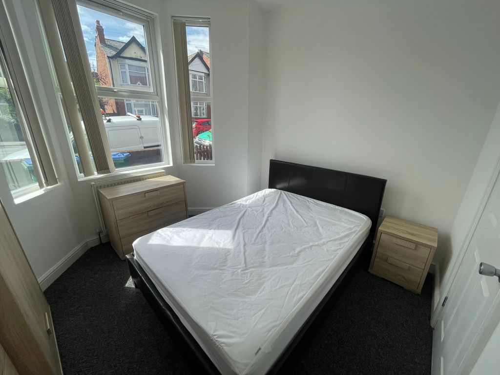 Property photo 2 of 26