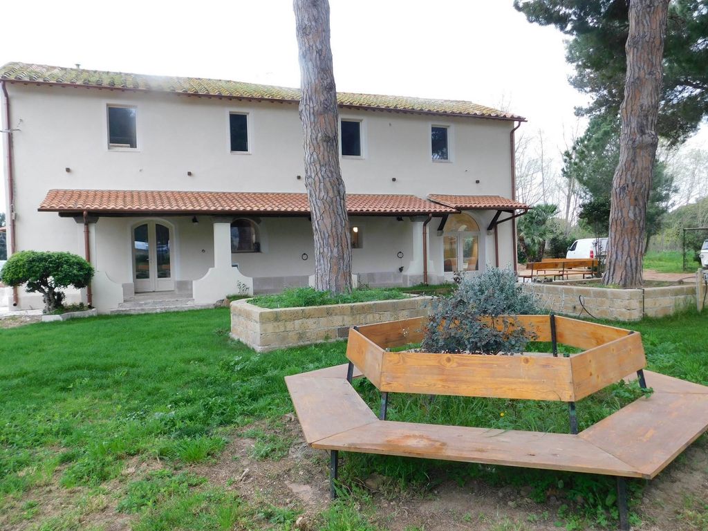 Property photo 2 of 30