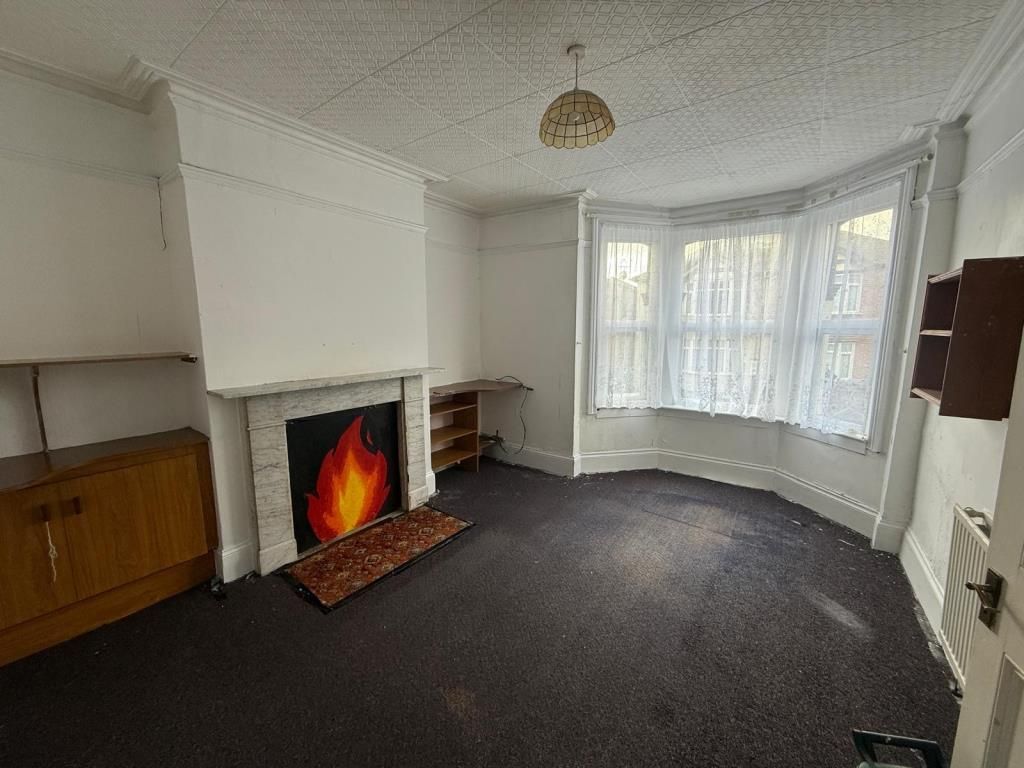 Property photo 2 of 10 Lounge