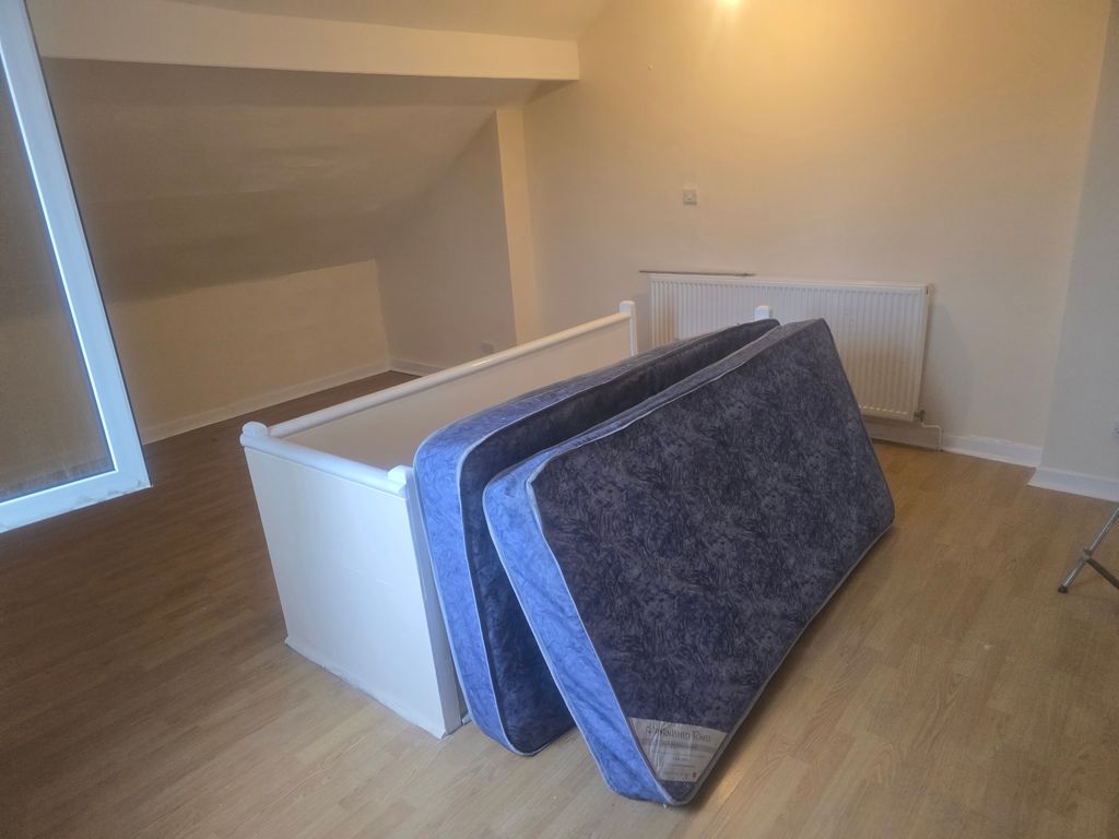 Property photo 3 of 7 Extra Large Attic Room