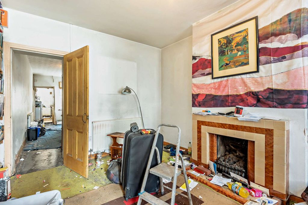 Property photo 2 of 19