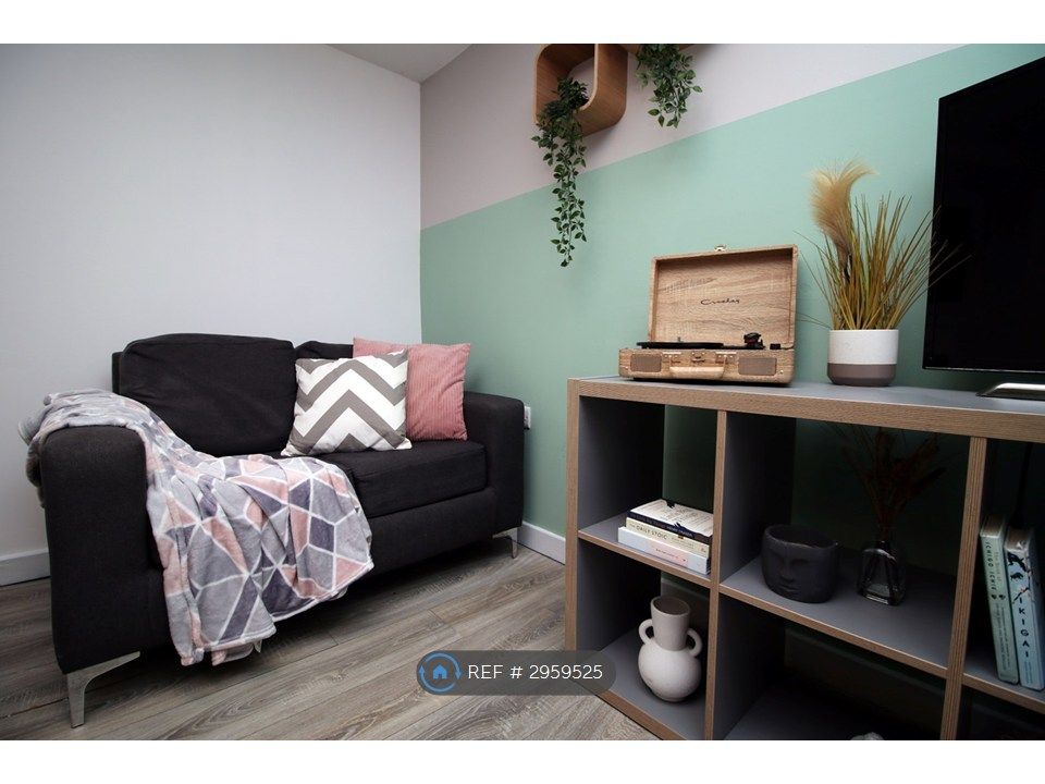 Property photo 3 of 19