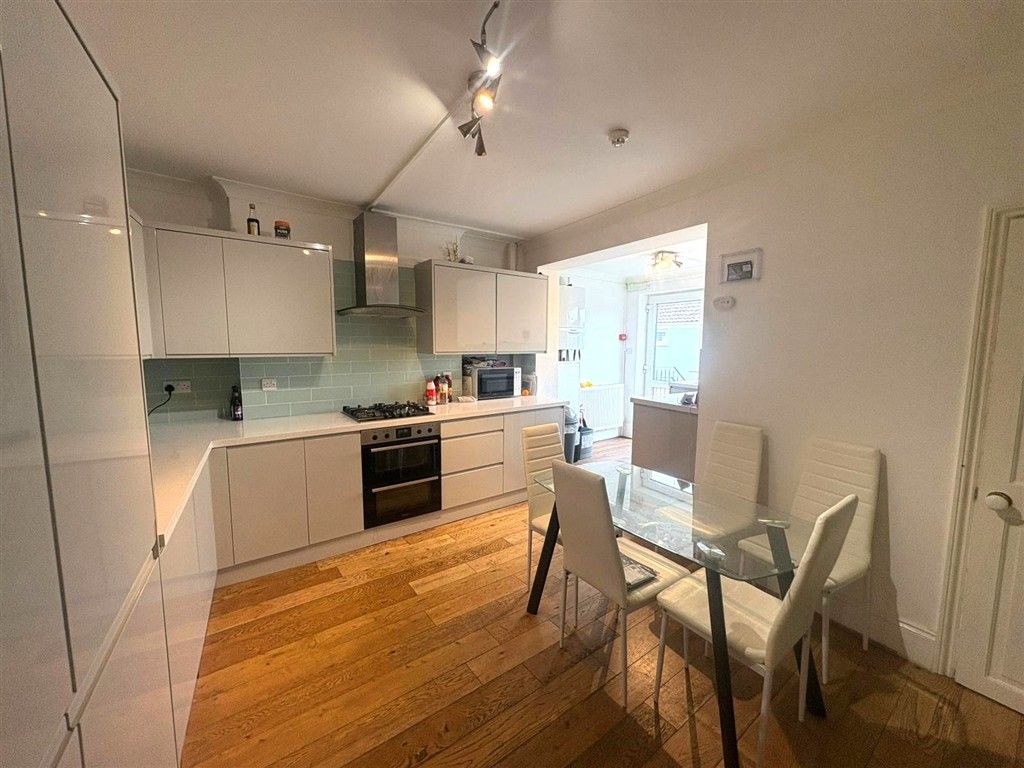 Property photo 2 of 8 Kitchen/Diner