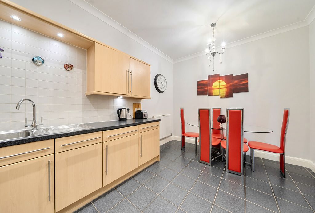 Property photo 2 of 21 1430678-16-69d50d...