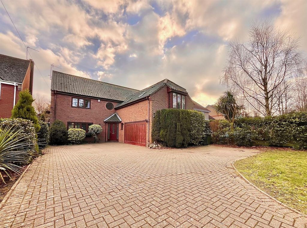 Property photo 1 of 23 Outside