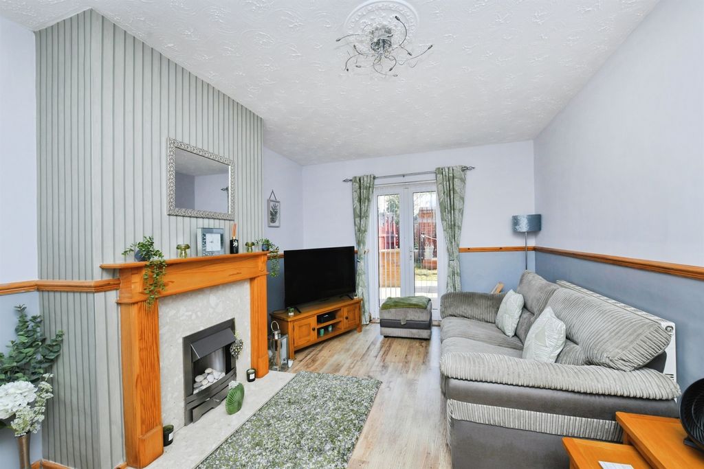 Property photo 2 of 22