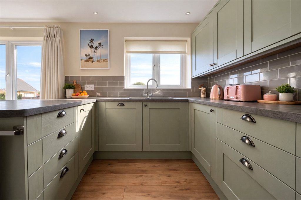 Property photo 2 of 13 Picture No. 24