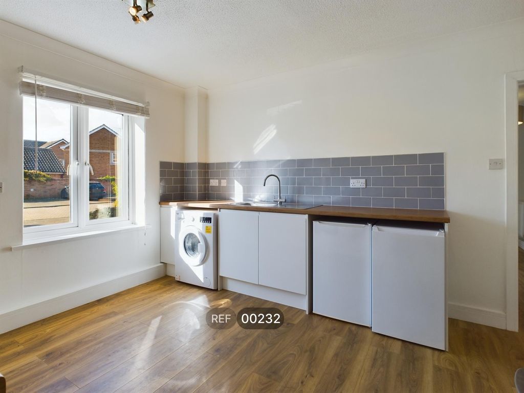 Property photo 2 of 14 Kitchen