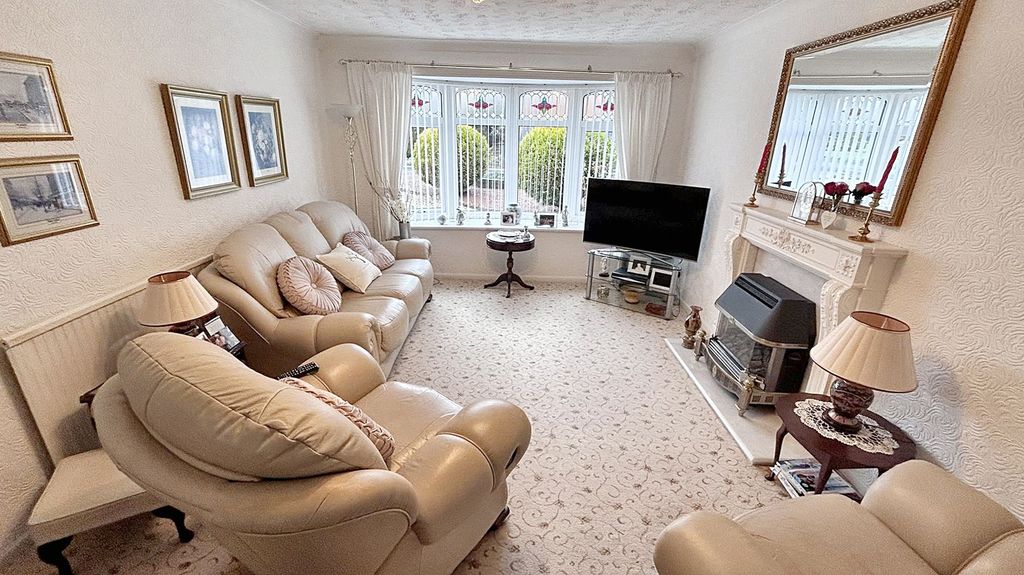 Property photo 3 of 25