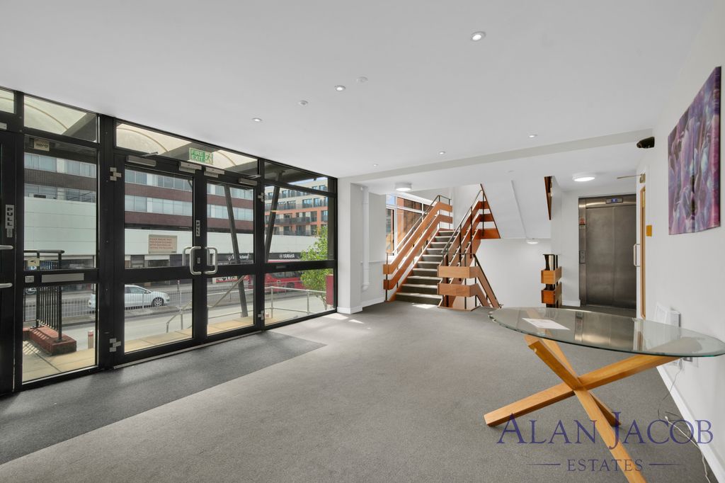 Property photo 2 of 15