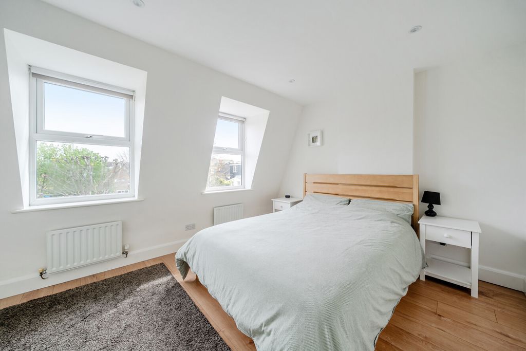 Property photo 3 of 11 1436128-1-69d8d14...