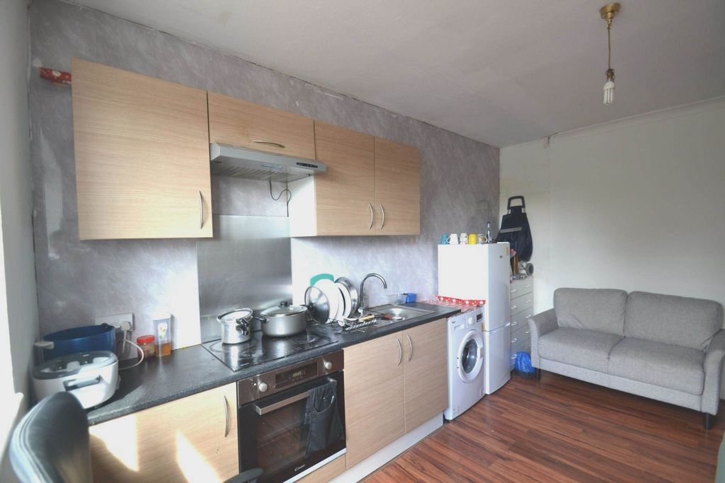 Property photo 1 of 3