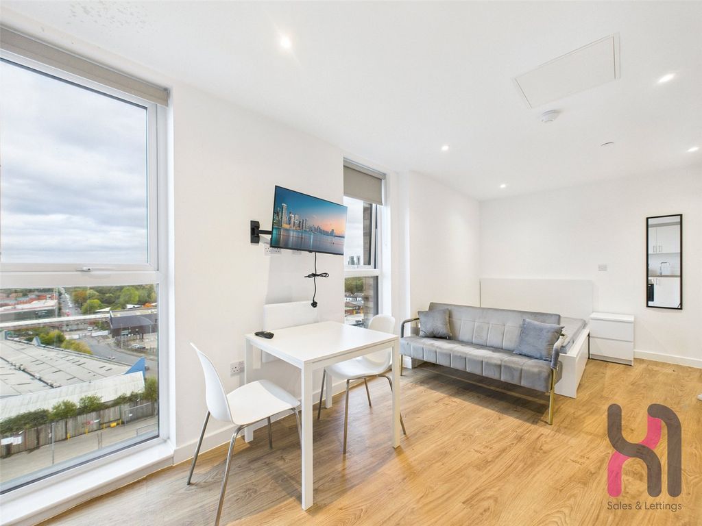 Property photo 3 of 16 Picture No. 03