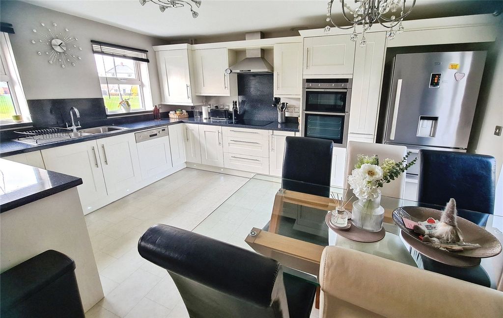 Property photo 2 of 22 Picture No. 30