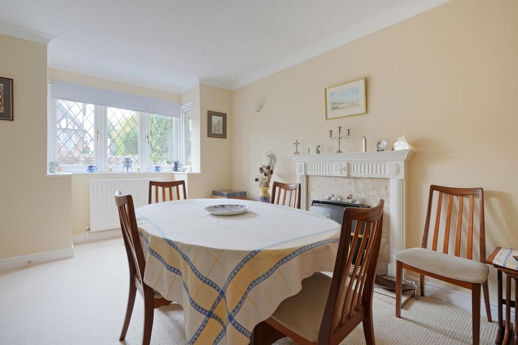 Property photo 2 of 31 Dining Room