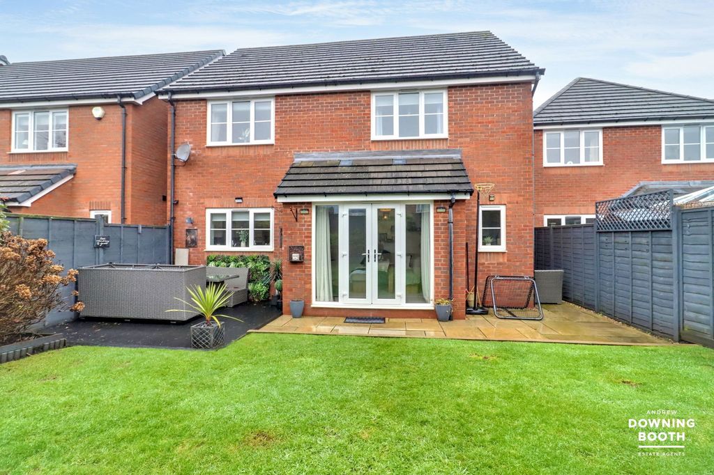 Property photo 3 of 32