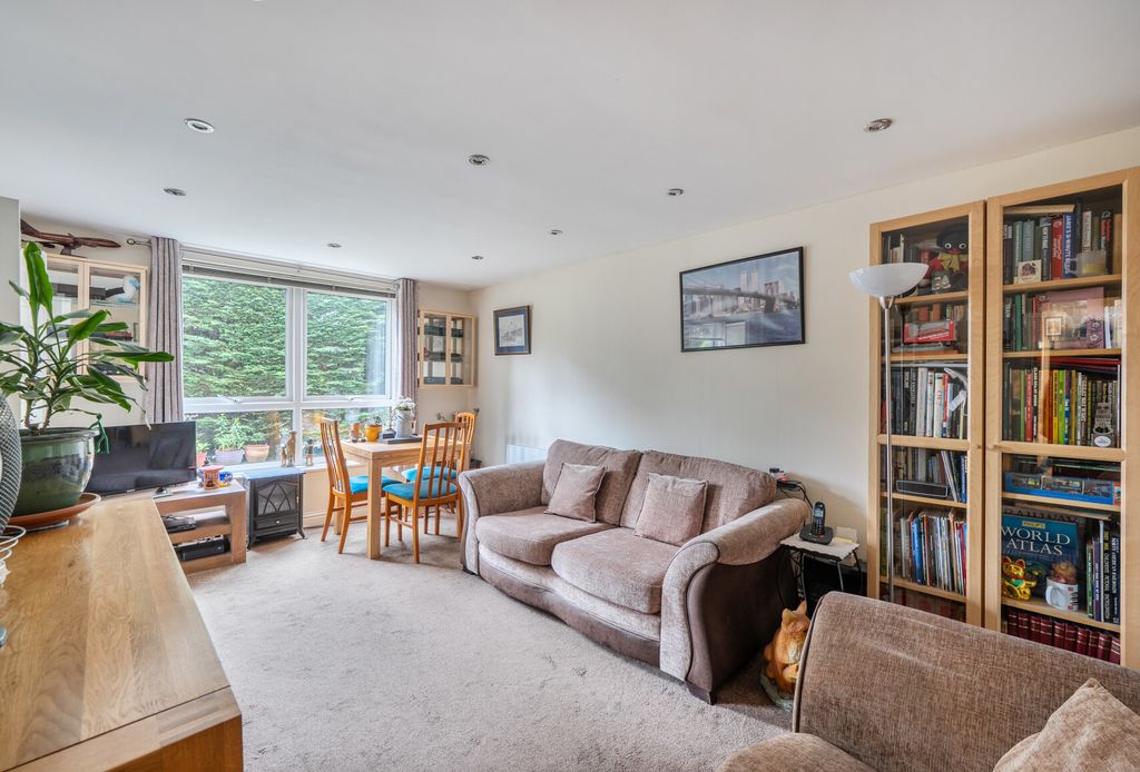 Property photo 2 of 12 1469986-4-6A26c18...