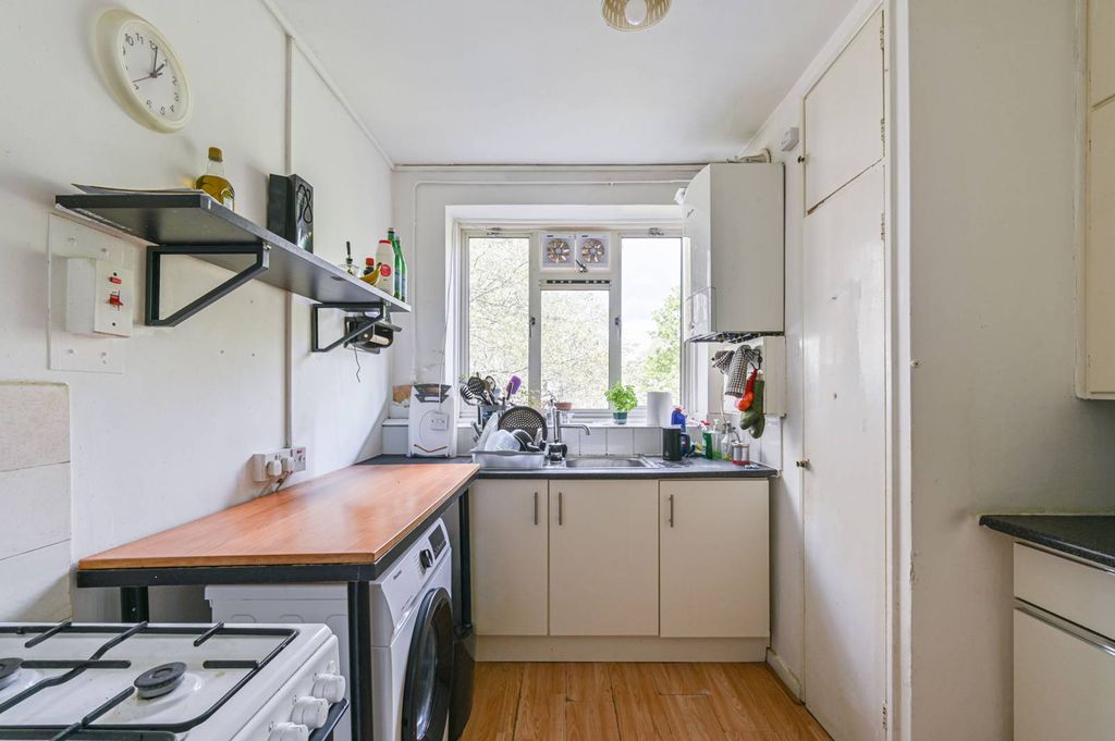 Property photo 2 of 8