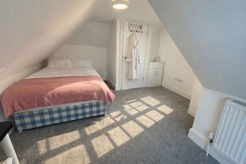 Additional image 3 of 5 bed shared accommodation to rentSt. Georges Road, Brighton BN2